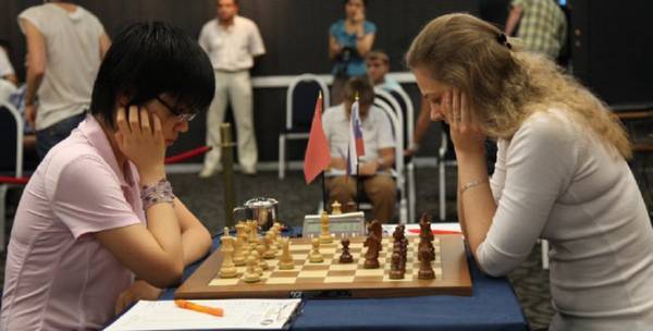 Hou Yifan closing in on victory - News - SimpleChess